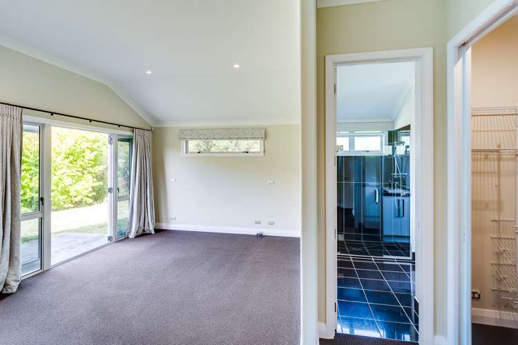 127 Kent Terrace Taradale_7