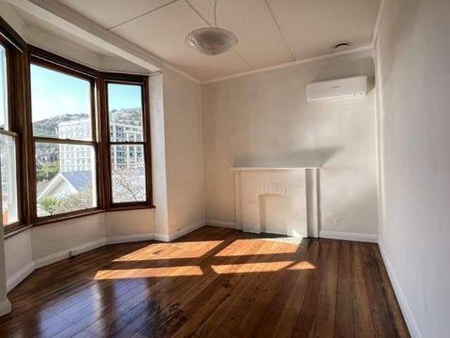 4B Oriental Terrace Oriental Bay_1