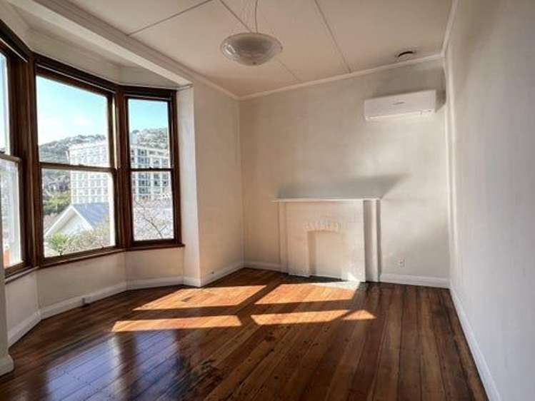 4B Oriental Terrace Oriental Bay_1