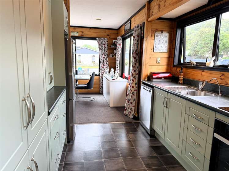 2 Jamieson Road Karoro_18