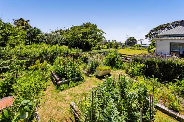 207 Egmont Street Patea_41