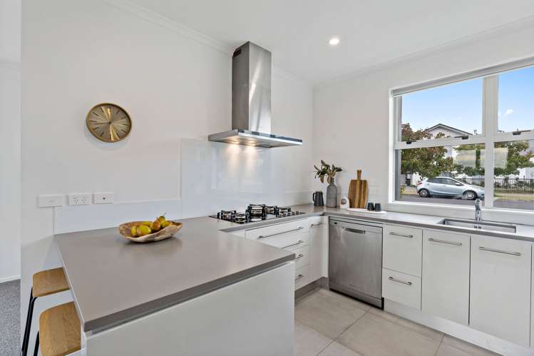 81 Mackay Drive Greenhithe_10