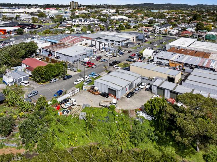 8 Riverbank Road and 7 Cunard Street New Lynn_6