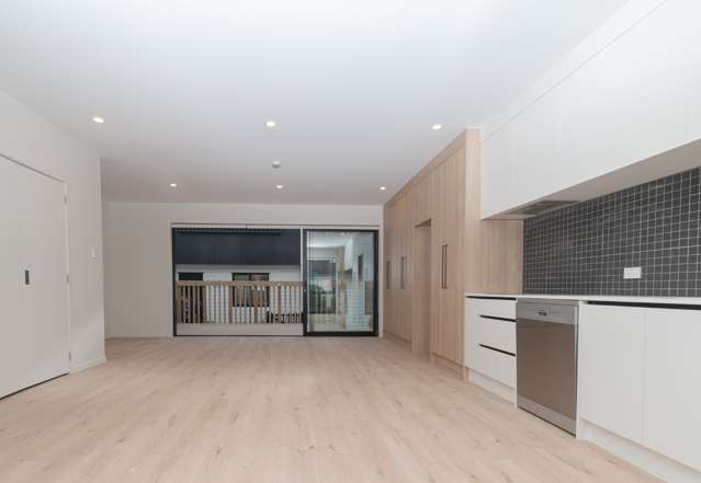 2/56 Salisbury Road Birkdale_2