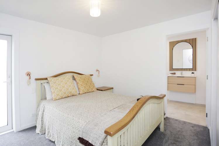 50 Albert Street St Clair_16