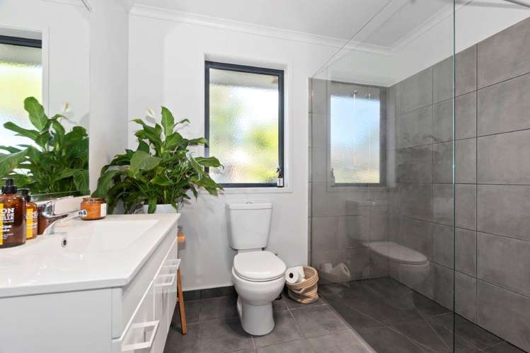 50 Ocean View Rise Ruakaka_13