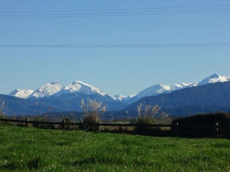 61 The Cliffs Tuatapere_1