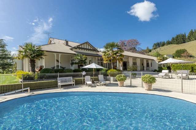 Exclusive Kiwi lodge that recently hosted Manchester United legend is for sale