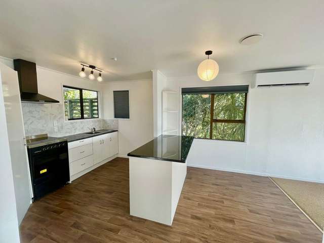 87 Solar Road Glen Eden_3