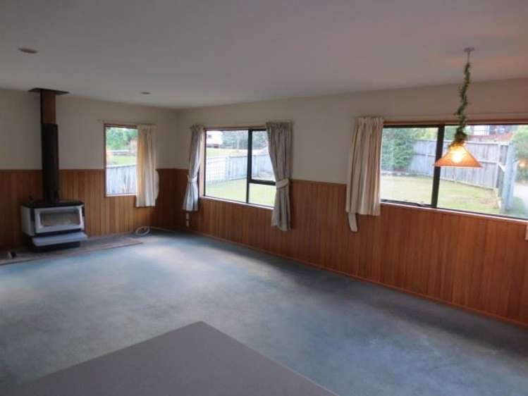 17 Williams Street Fernhill/Sunshine Bay_4