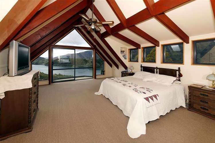 3264 Queen Charlotte Drive Picton_9