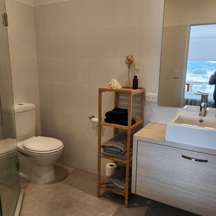 203/4 Reads Quay, Marinaview Gisborne_9