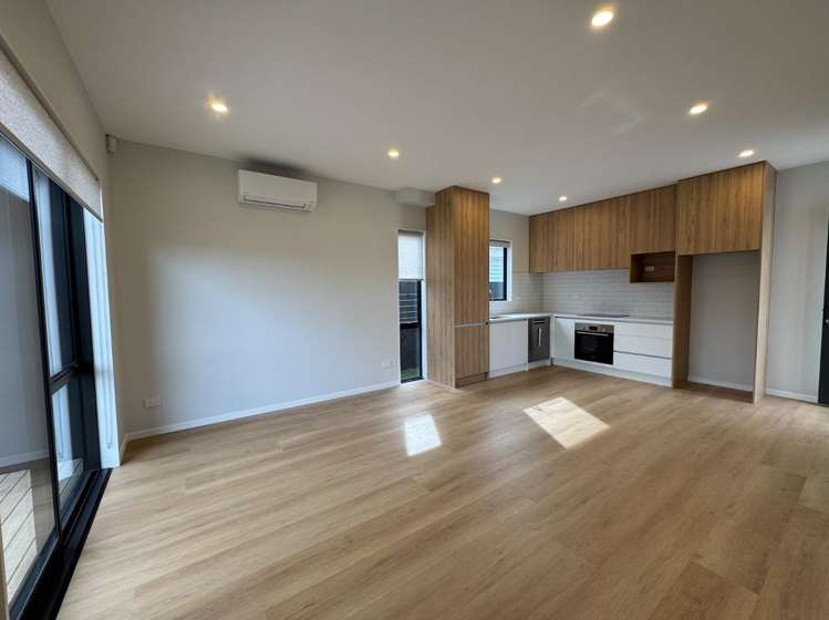 2/13 Thomas Road_0