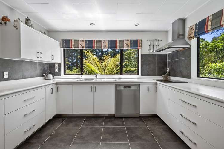 43 Springdale Grove Fitzherbert_6