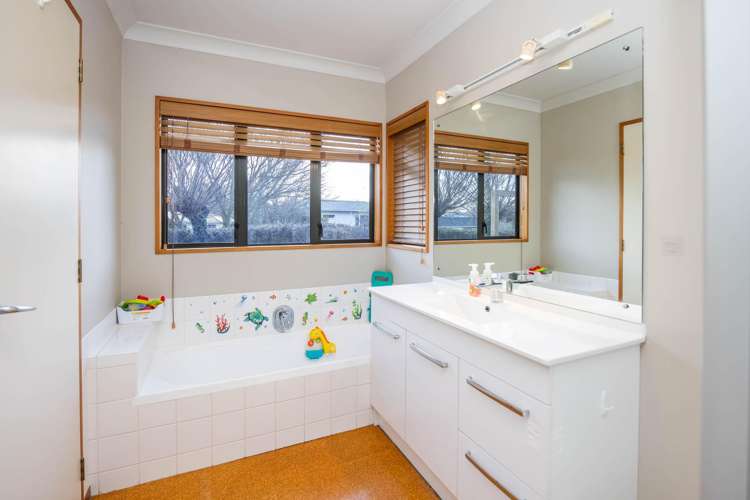 1 Sunnyhills Avenue Glenview_18