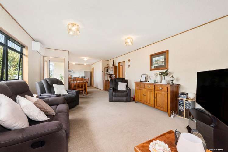 43 Chivalry Road_2
