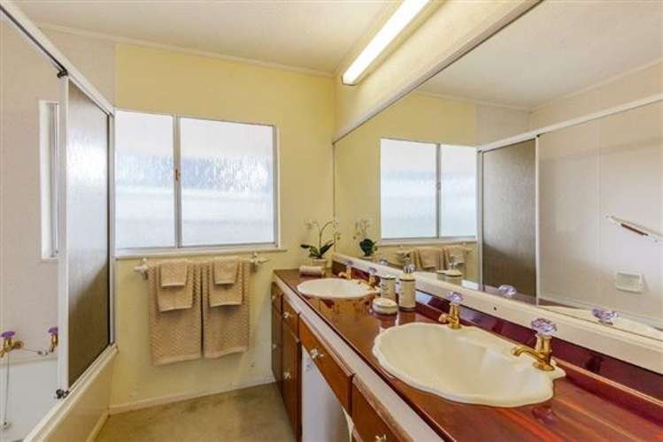 2 Eyre Street Henderson_14