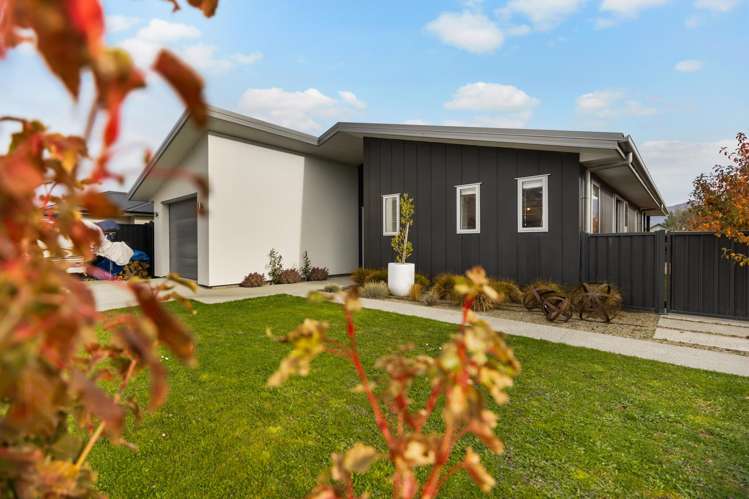 20 Searle Drive_0