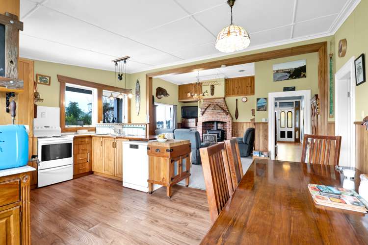 2 Broadway Waitara_5