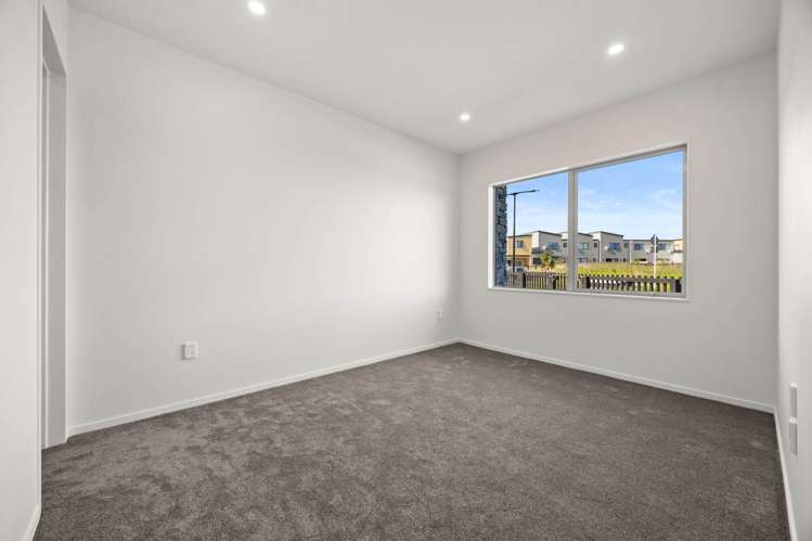 44 Furlough Road Opaheke_17