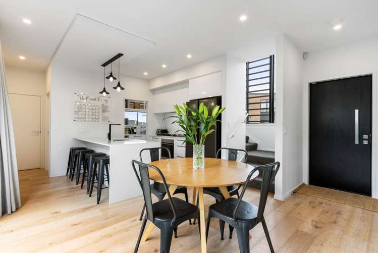 8 Reg Pearce Way Glen Innes_8