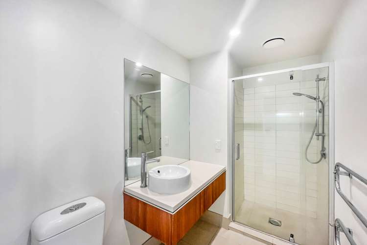 601/2 Dockside Lane Auckland Central_4