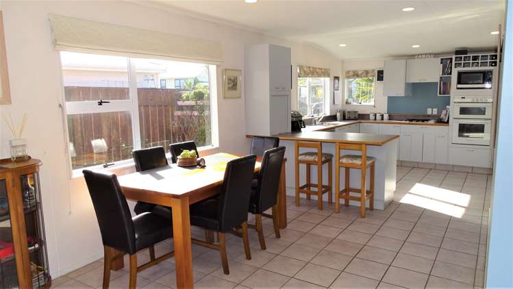 6 Taonui Street Waitarere Beach_12