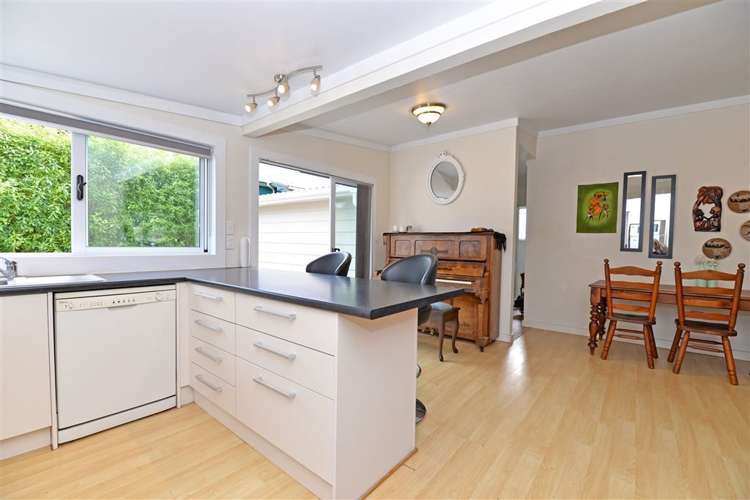 132 Mcleod Road Te Atatu South_6