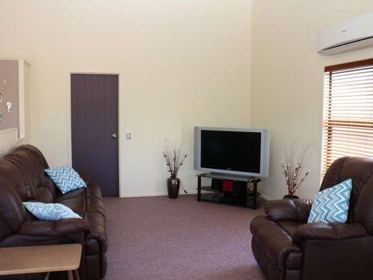 19 Hawk Hill Crescent Cooks Beach_4