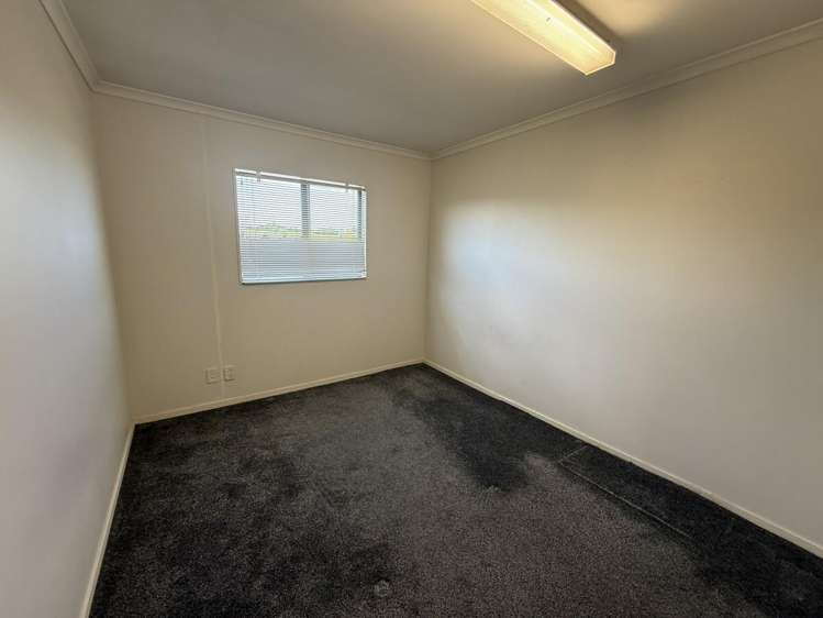 80 Main road Kumeu_8