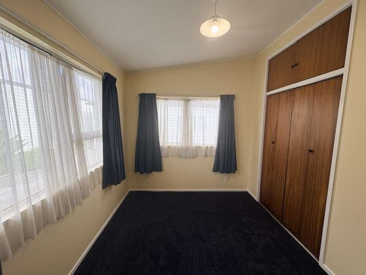 212 Sunnybank Crescent Camberley_9