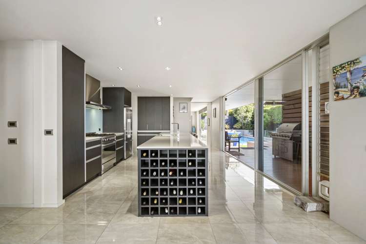 322 Beach Road Campbells Bay North Shore City Houses for Sale