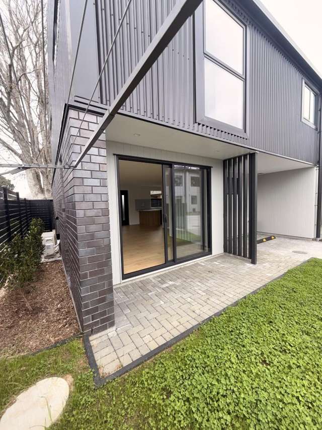 8/1 Scott Road 10695_2