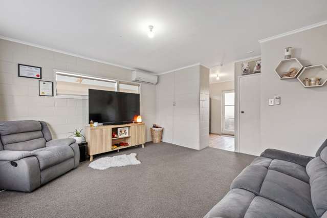 1/9 Plumley Crescent Mangere_2