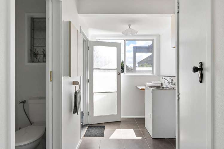 291 Stout Street Riverdale_14