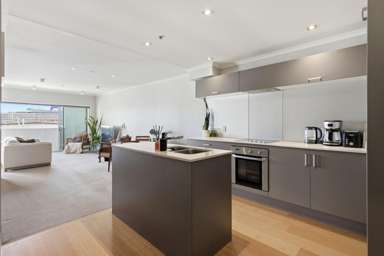 303/277 Maunganui Road_1