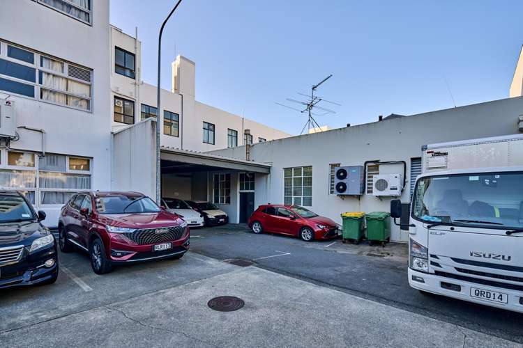 129-131 High Street Hutt Central_24