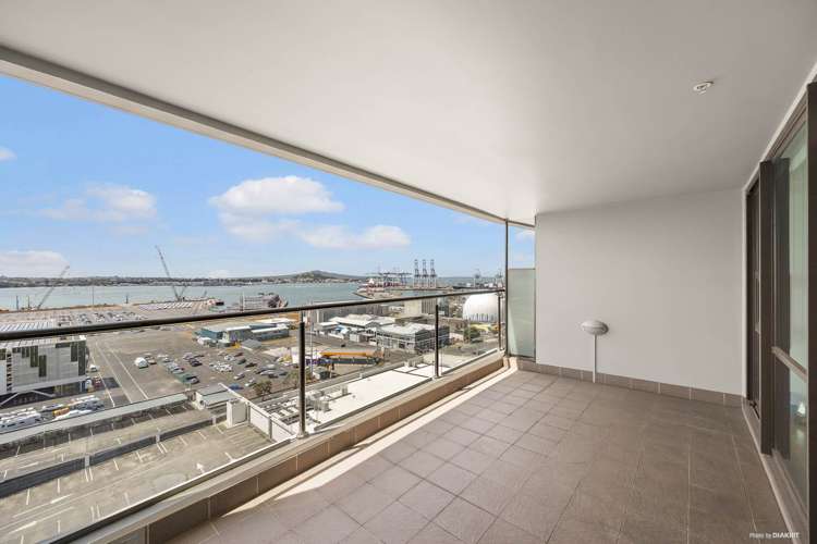 1404/18 Beach Road City Centre_2