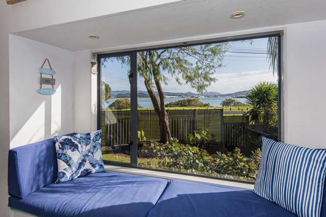 300 Beach Road Onerahi_1