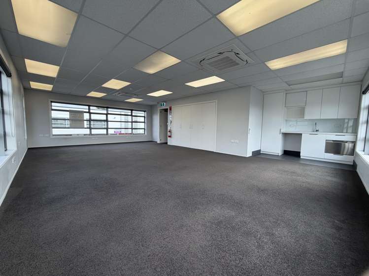 8/15 Sir Gil Simpson Drive Burnside_5