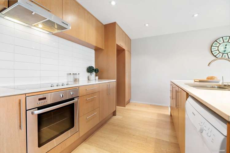 202/252 Centreway Road Orewa_8