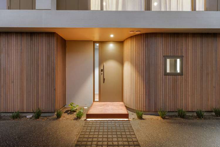 2/22 Clissold Street Merivale_23