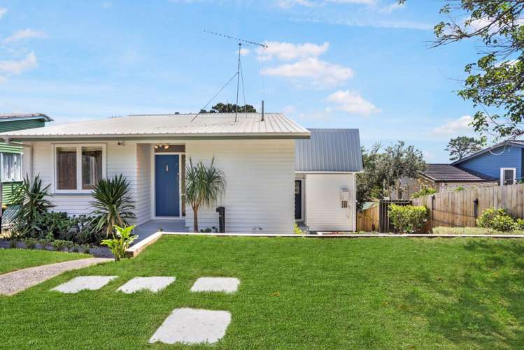 79 Taurus Crescent Beach Haven_16