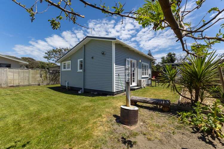 6 Kapiti Lane Otaki Beach_18