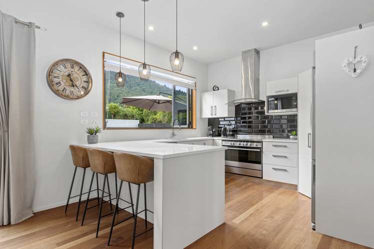 6 Paul Street Pukehangi_9