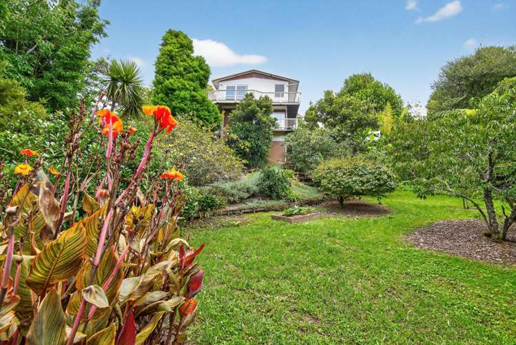 20 Colmar Road Mellons Bay_37