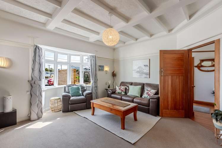 9 Wha Street Lyall Bay_7