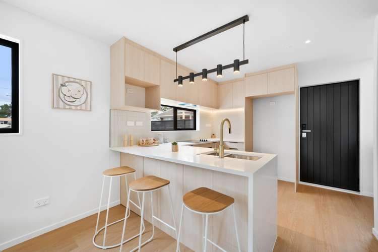 3/25 Swan Crescent Pakuranga_2