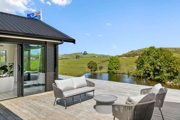 123 Huia Road_0