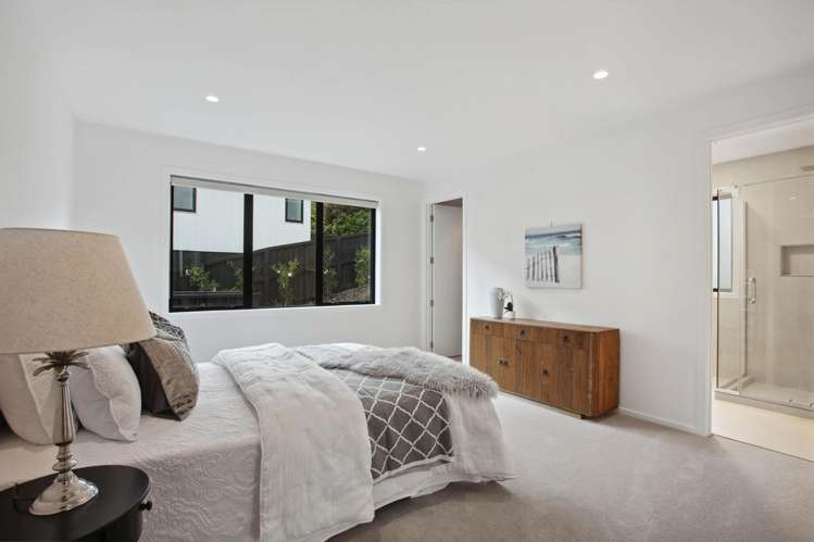 28a Oliver Twist Avenue Mellons Bay_30